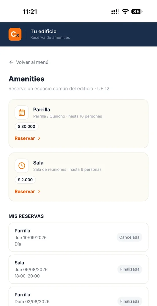 Reserva de amenities en el portal Consorcix: la parrilla y la sala de reuniones con su capacidad y su costo, y las reservas de la unidad con su estado.